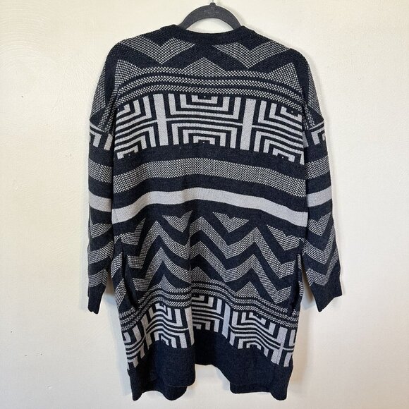 New York & Company Aztec Cardigan Women Size Medium Grey Black Long - Picture 5 of 9
